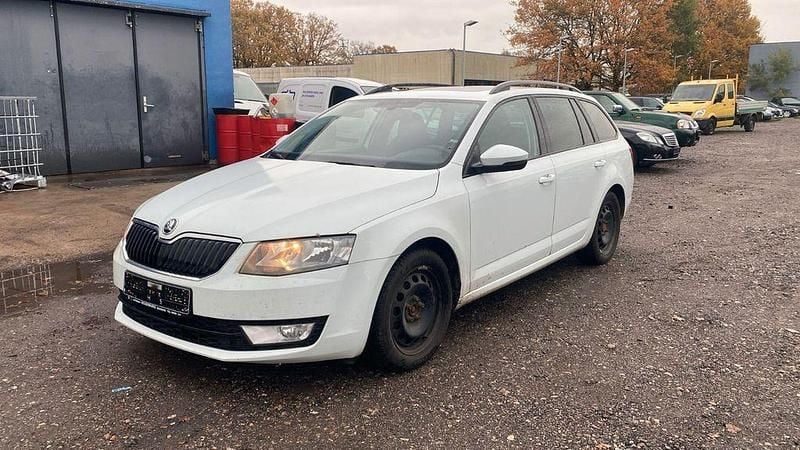 Weiß Gebraucht 2016 Skoda Octavia Ambition Kombi | 5.000 € (Superpreis) - Bild 1/4