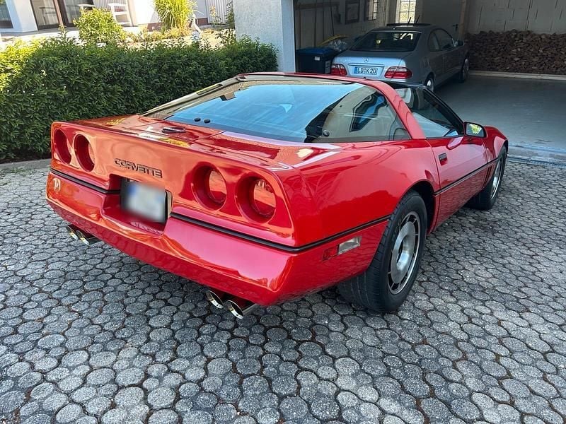 Rot Gebraucht 1985 Chevrolet Corvette C4 Coupé | 25.800 € - Bild 1/4