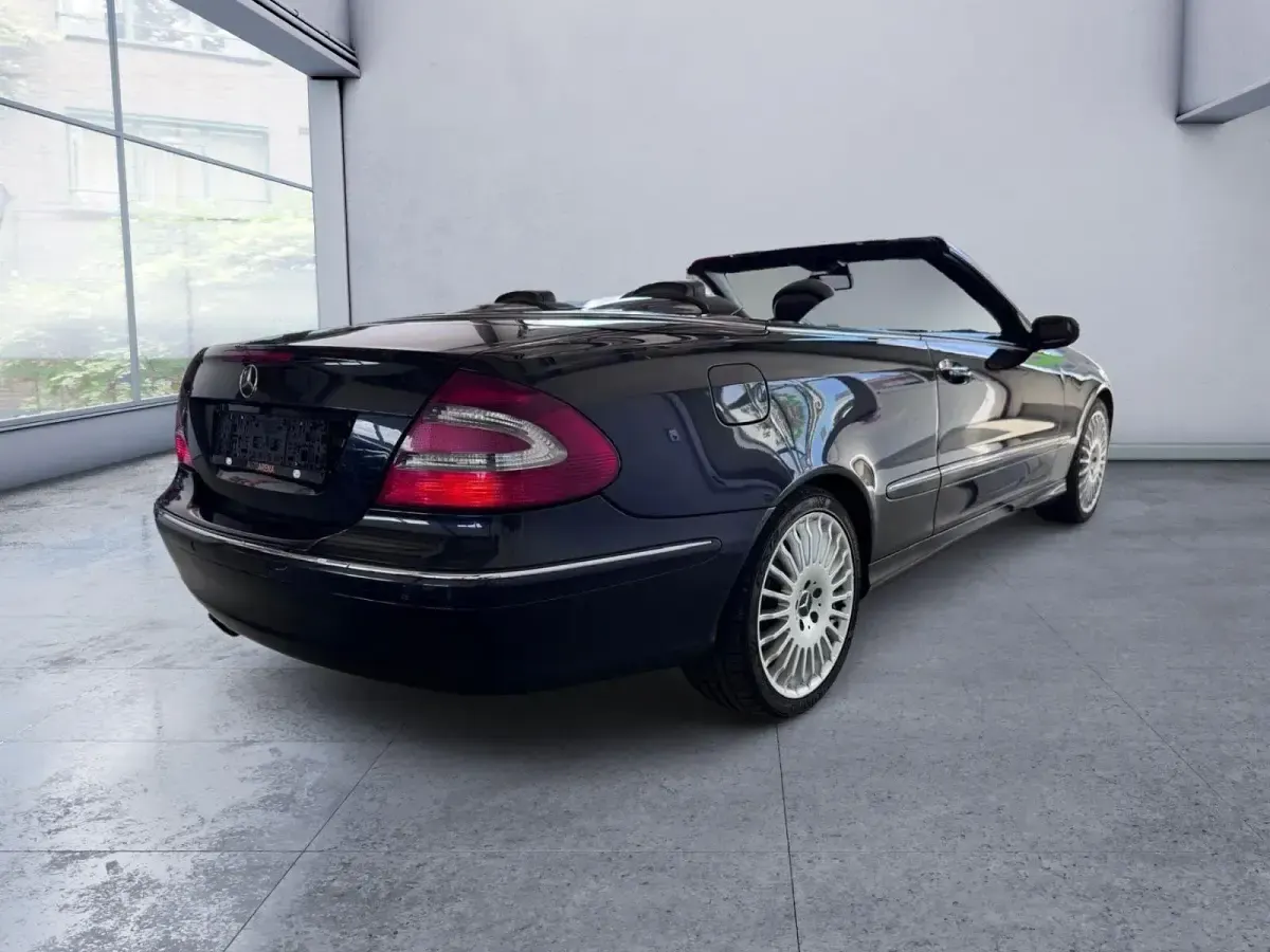 Gebraucht Mercedes CLK200 184 PS (135 kW) 2008 Blau Cabrio
