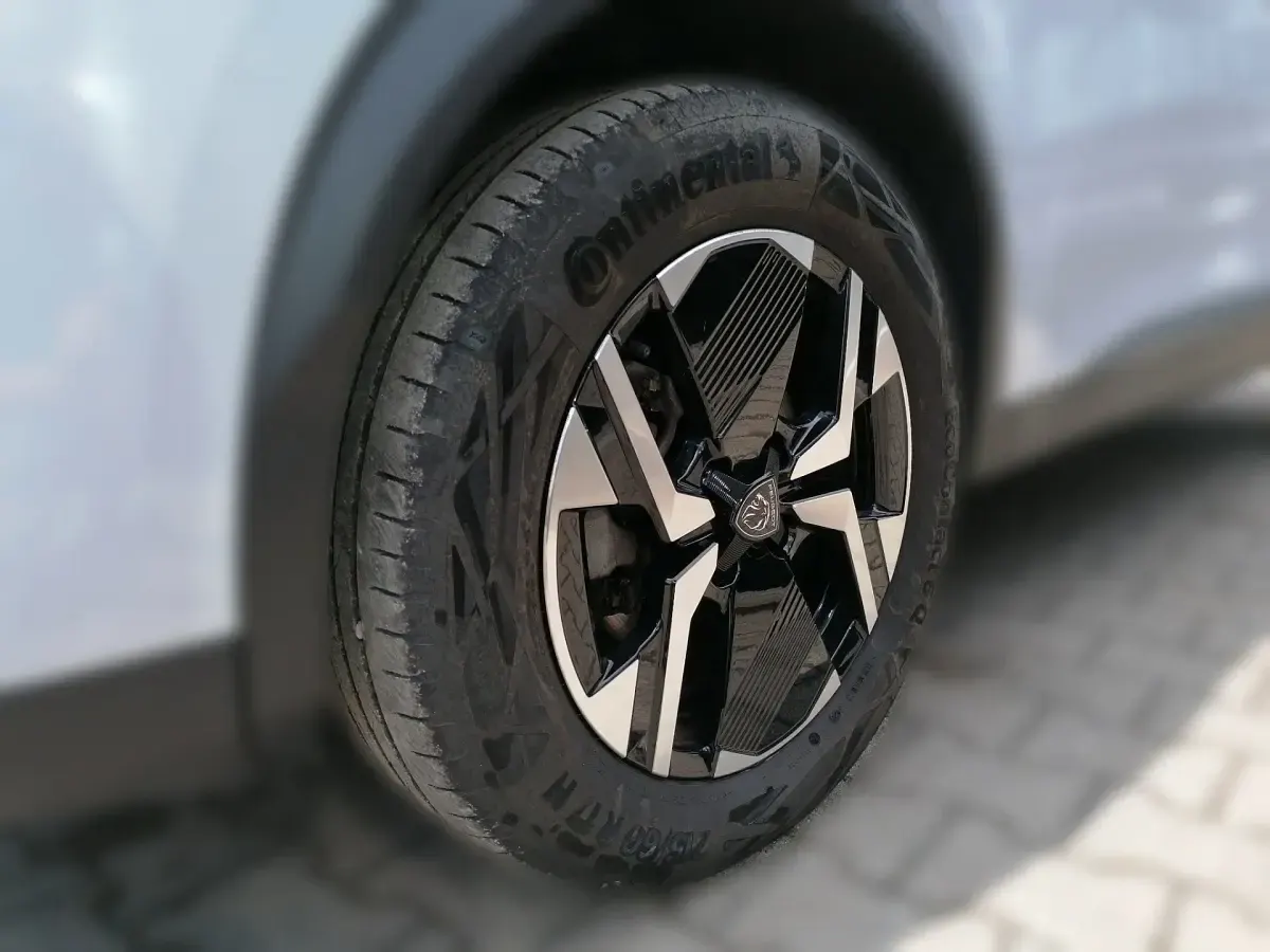 Gebraucht Peugeot 2008 Allure 131 PS (96 kW) 2024 Okenit weiß SUV