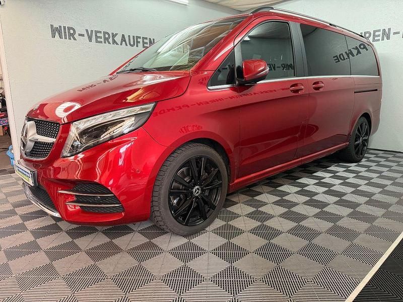 Rot Gebraucht 2022 Mercedes 300 Avantgarde Edition Van / Kleinbus | 59.999 € (Fairer Preis) - Bild 1/4