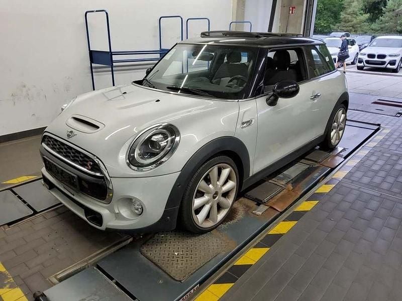 Silber Gebraucht 2018 Mini Cooper SD Kleinwagen | 17.950 € (Guter Preis) - Bild 1/4