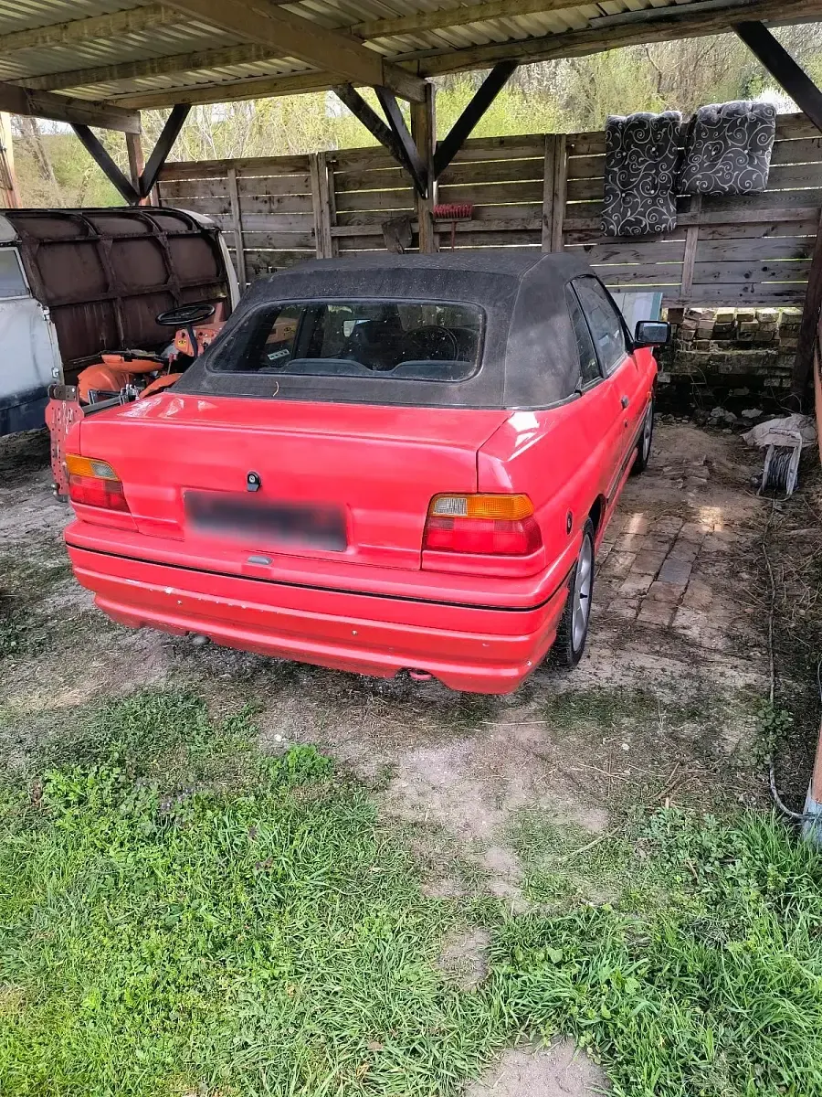Gebraucht Ford Escort Cabriolet 105 PS (77 kW) 1991 Rot Cabrio