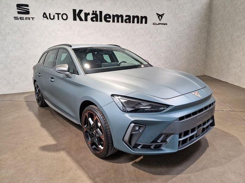 Grau Neu 2025 Cupra Leon VZ Limousine | 39.990 € (Superpreis) - Bild 1/4