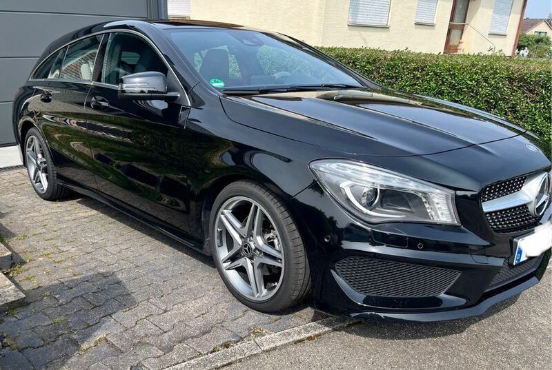Schwarz Gebraucht 2015 Mercedes CLA180 Shooting Brake AMG Kombi | 18.500 € (Fairer Preis) - Bild 1/4