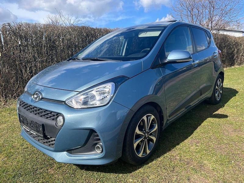 Gebraucht Hyundai i10 87 PS (63 kW) 2016 Blau Kleinwagen