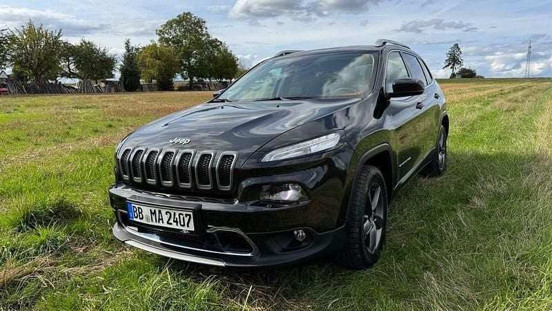 Schwarz Gebraucht 2015 Jeep Cherokee SUV | 12.900 € (Fairer Preis) - Bild 1/4