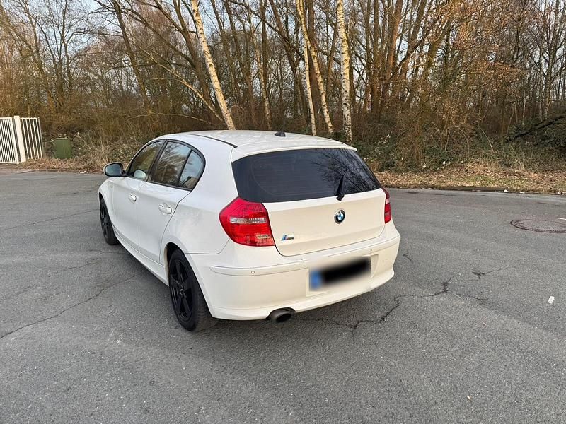 Gebraucht BMW 118 143 PS (105 kW) 2010 Weiß Kleinwagen