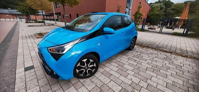 Blau Gebraucht 2019 Toyota Aygo Connect Style Kleinwagen | 9.200 € (Guter Preis) - Bild 1/4