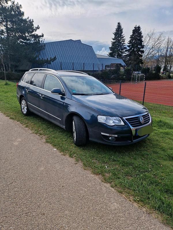 Blau Gebraucht 2007 VW Passat Kombi | 2.550 € (Fairer Preis) - Bild 1/4