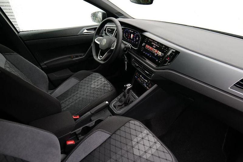 Neu VW Polo R-line 116 PS (85 kW) 2025 Grau Limousine