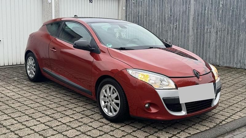 Gebraucht Renault Mégane Coupé 131 PS (96 kW) 2011 Andere farben Coupé