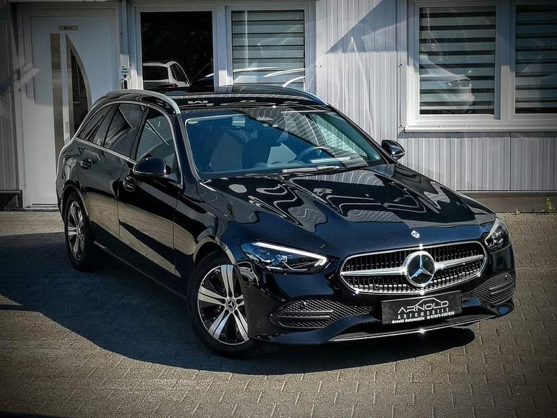 Schwarz Gebraucht 2022 Mercedes C220 Avantgarde Kombi | 31.990 € (Guter Preis) - Bild 1/4