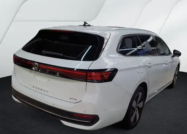 Gebraucht VW Passat Business 150 PS (110 kW) 2025 Weiß Kombi