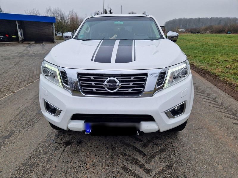 Weiß Gebraucht 2017 Nissan Navara Tekna Abholung | 22.500 € (Guter Preis) - Bild 1/4