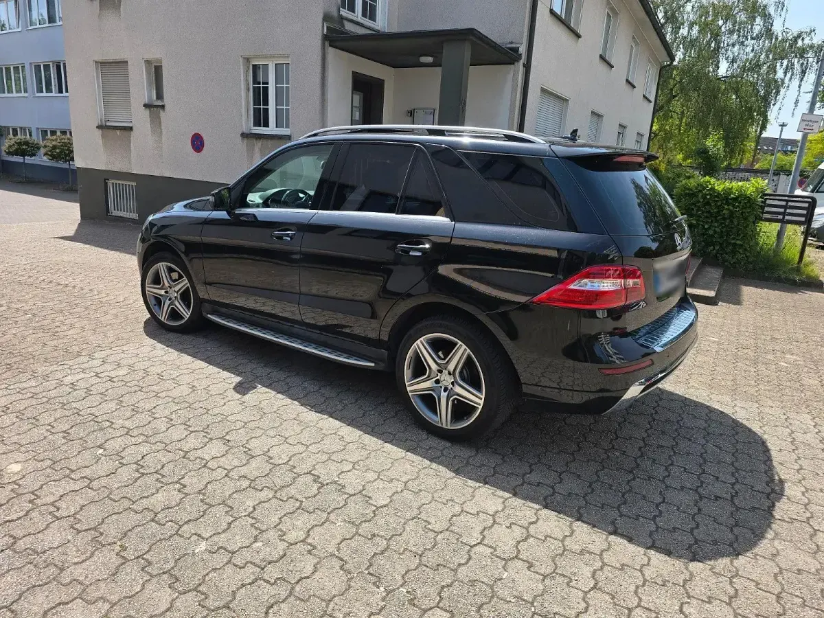 Gebraucht Mercedes ML350 AMG Edition 1 258 PS (189 kW) 2012 Schwarz SUV