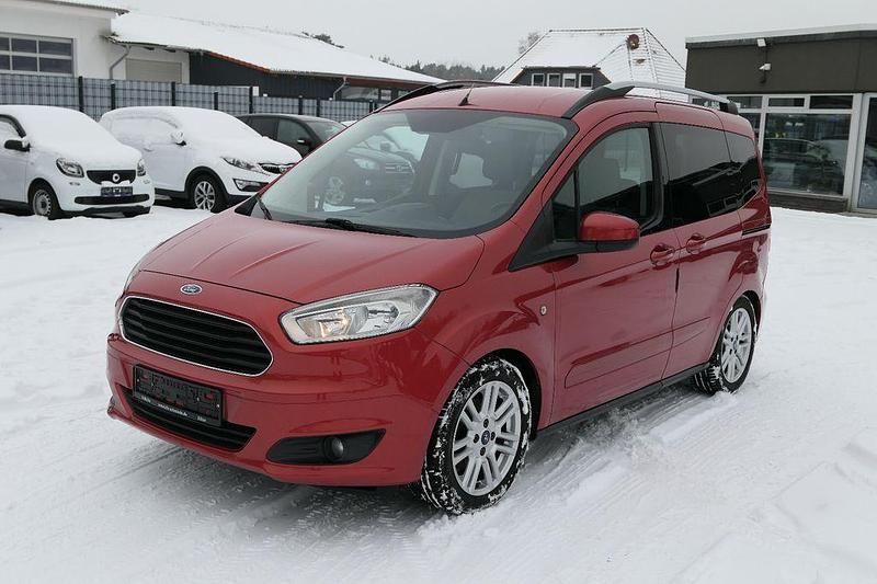 Rot Gebraucht 2014 Ford Tourneo Courier Titanium Van / Kleinbus | 6.990 € (Fairer Preis) - Bild 1/4
