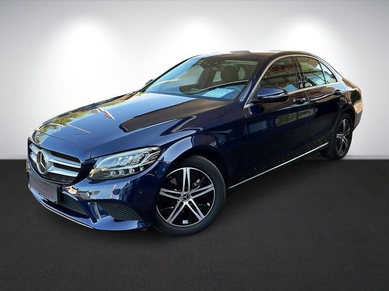 Blau Gebraucht 2021 Mercedes C220 Avantgarde Limousine | 30.990 € (Fairer Preis) - Bild 1/4