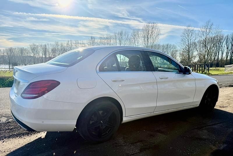 Gebraucht Mercedes C400 333 PS (244 kW) 2018 Weiß Limousine