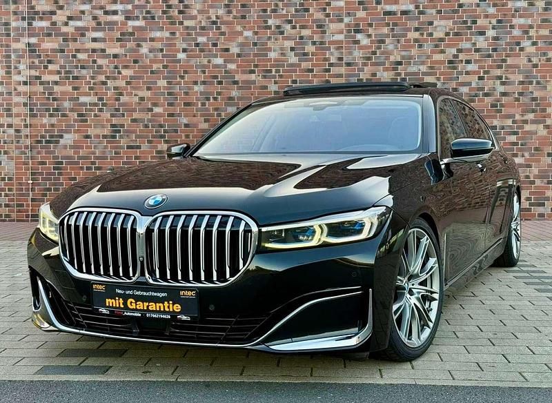Schwarz Gebraucht 2020 BMW 730L Limousine | 41.999 € (Fairer Preis) - Bild 1/4