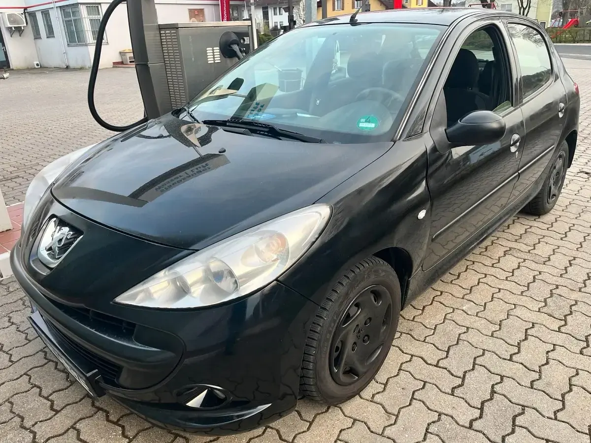 Used Peugeot 206+ 75 HP (55 kW) 2010 Black Hatchback