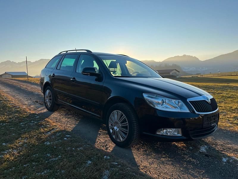 Gebraucht Skoda Octavia 140 PS (102 kW) 2013 Schwarz Kombi