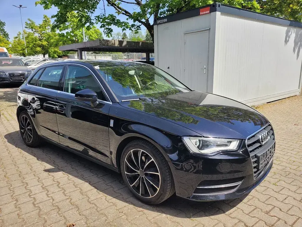 Gebraucht Audi A3 Ambiente 105 PS (77 kW) 2013 Schwarz Limousine