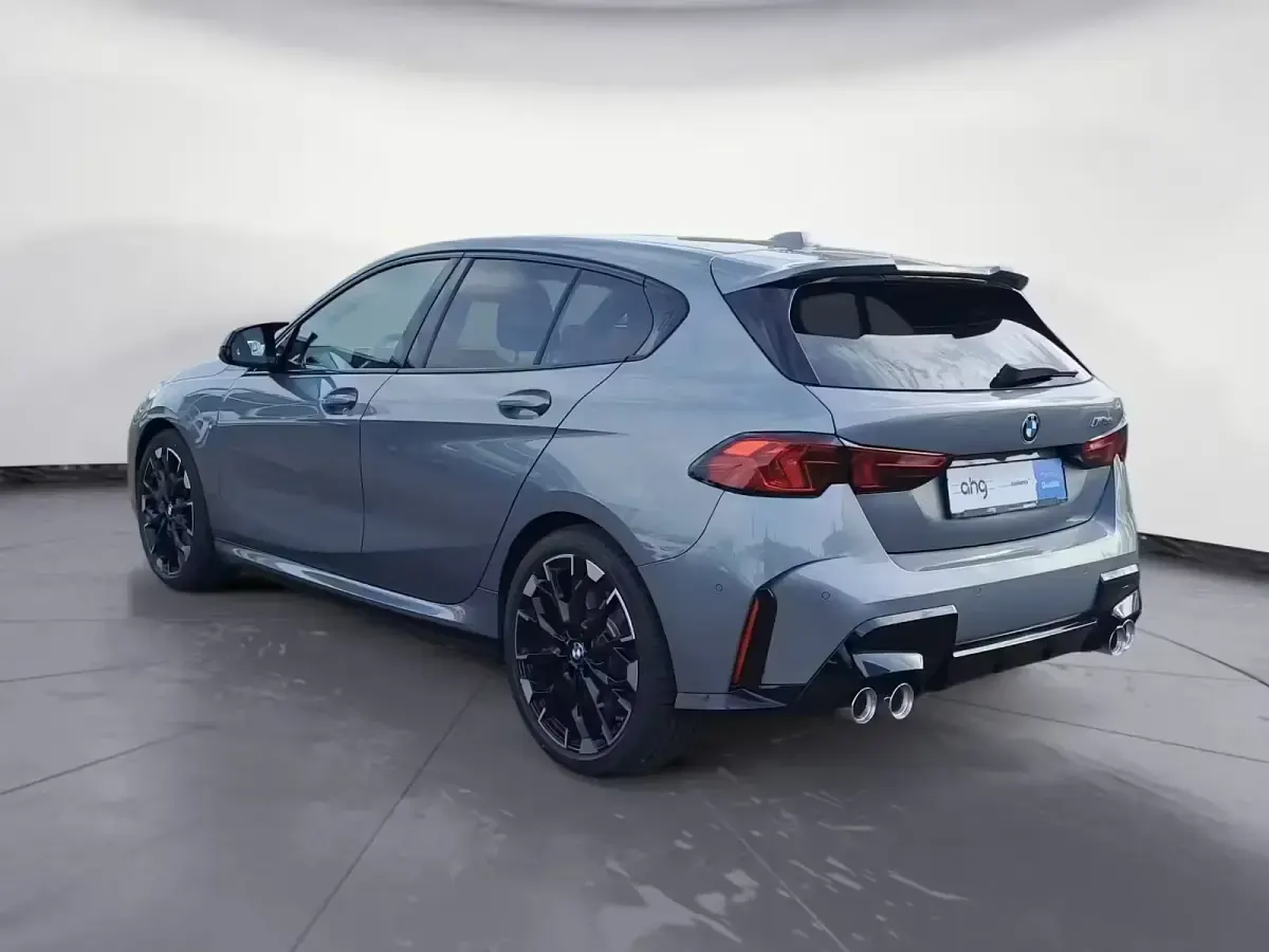 Używany BMW M135 Performance 300 KM (220 kW) 2025 Szary Hatchback