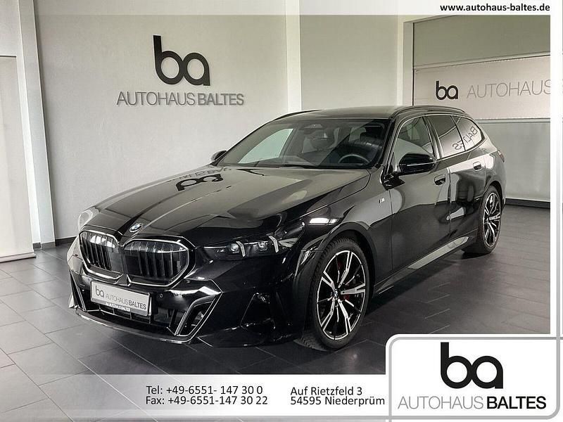 Saphirschwarz met. Gebraucht 2025 BMW 540 M Sport Kombi | 68.850 € - Bild 1/4
