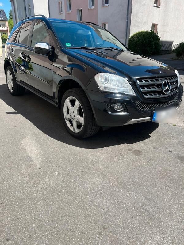 Schwarz Gebraucht 2008 Mercedes ML320 SUV | 4.900 € (Superpreis) - Bild 1/4