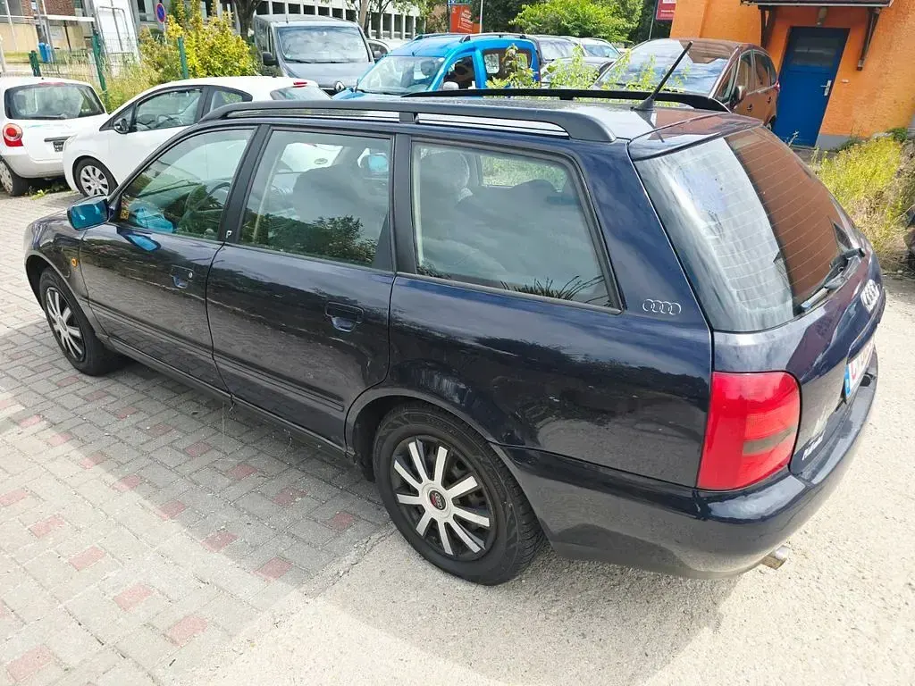 Gebraucht Audi A4 125 PS (91 kW) 1998 Blau Kombi