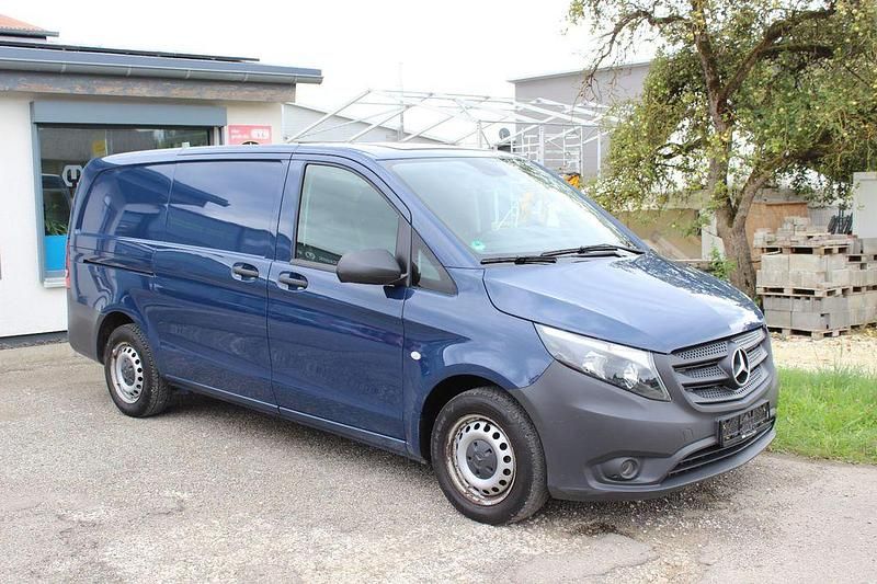 Blau Gebraucht 2021 Mercedes Vito Van / Kleinbus | 14.290 € (Superpreis) - Bild 1/4