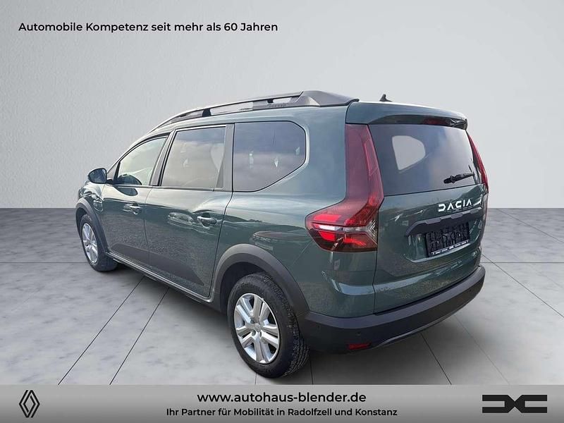 Gebraucht Dacia Jogger Expression 91 PS (66 kW) 2023 Safarigrüngrau Van / Kleinbus