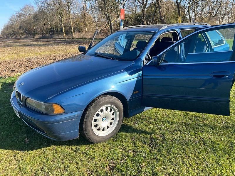 Gebraucht BMW 520 170 PS (125 kW) 2001 Blau Kombi