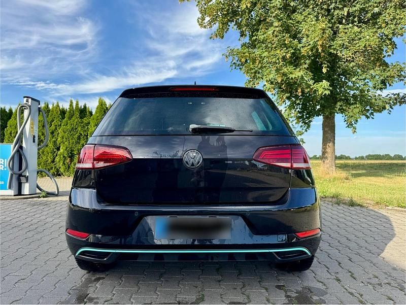 Gebraucht VW Golf 110 PS (80 kW) 2017 Schwarz Coupé