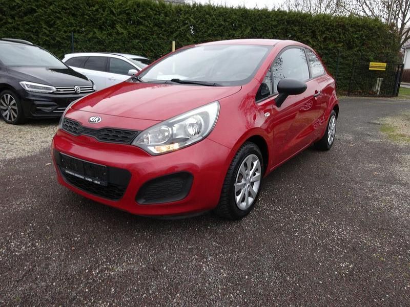 Gebraucht Kia Rio 86 PS (63 kW) 2013 Rot Limousine