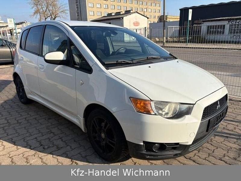 Gebraucht Mitsubishi Colt 95 PS (69 kW) 2010 Weiß Kleinwagen