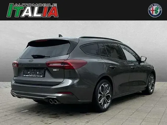 Używany Ford Focus ST-Line 125 KM (91 kW) 2022 Szary Sedan/Limuzyna