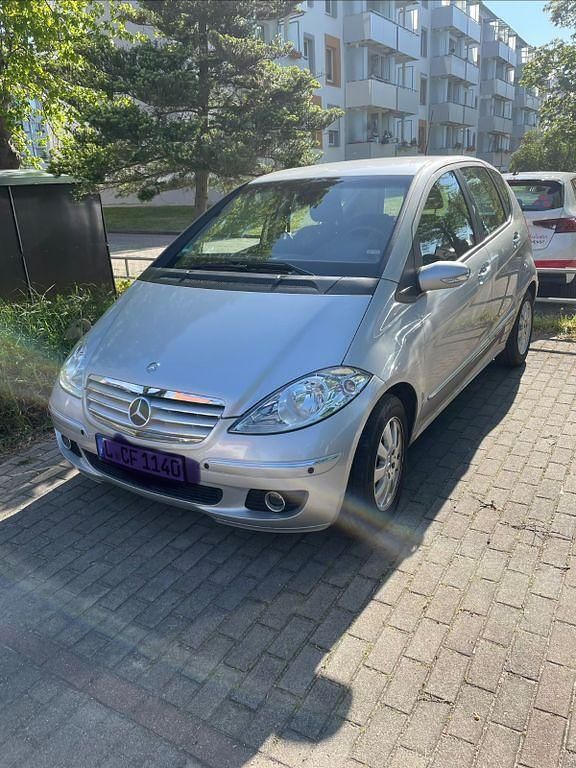 Silber Gebraucht 2004 Mercedes A170 Avantgarde Van / Kleinbus | 2.150 € (Fairer Preis) - Bild 1/3