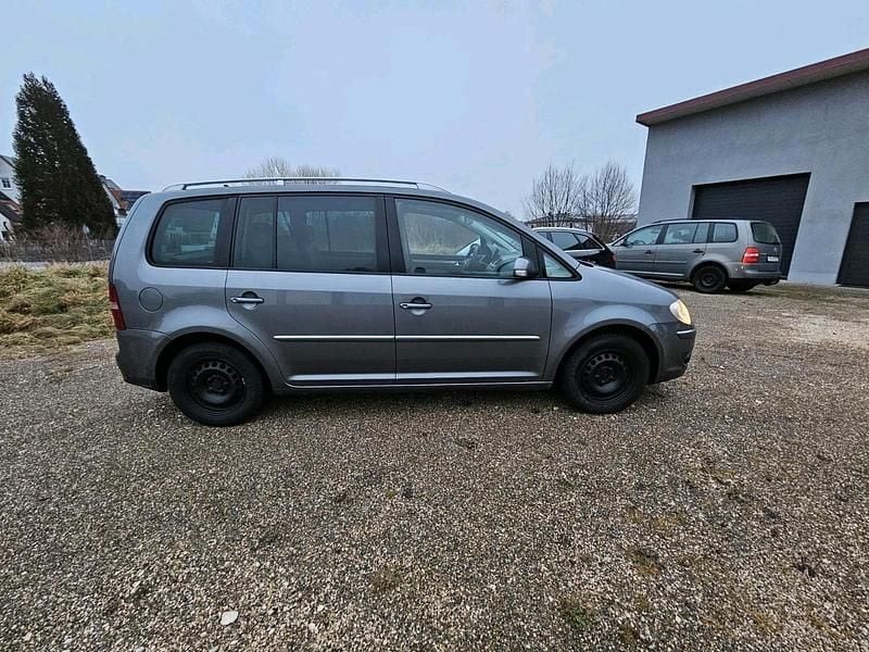 Gebraucht VW Touran 140 PS (102 kW) 2007 Grau Van / Kleinbus