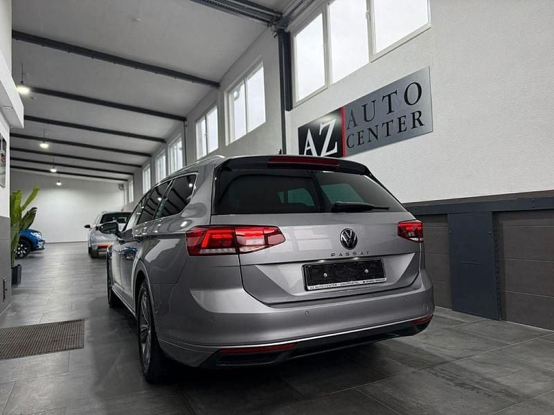 Gebraucht VW Passat Business 150 PS (110 kW) 2023 Silber Kombi