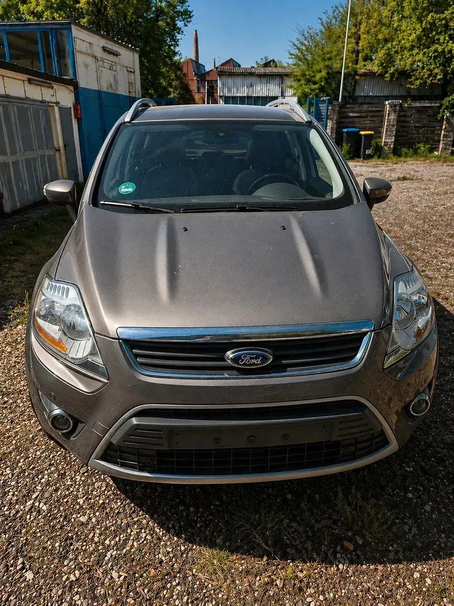 Używany Ford Kuga Titanium 140 KM (102 kW) 2012 Brązowy SUV