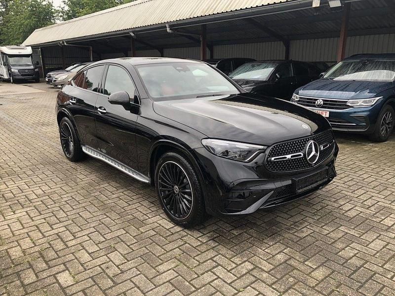 Schwarz Gebraucht 2023 Mercedes GLC200 AMG SUV | 65.500 € - Bild 1/4