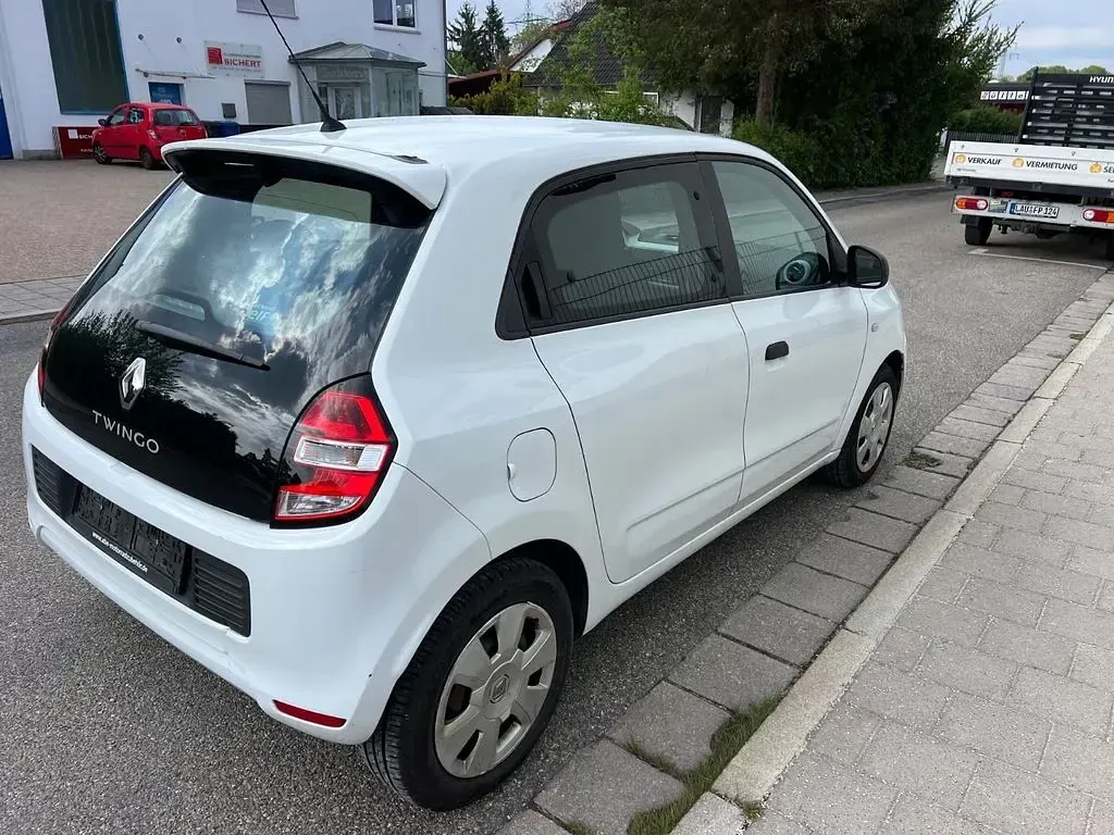 Używany Renault Twingo Expression 71 KM (52 kW) 2015 Biały Hatchback