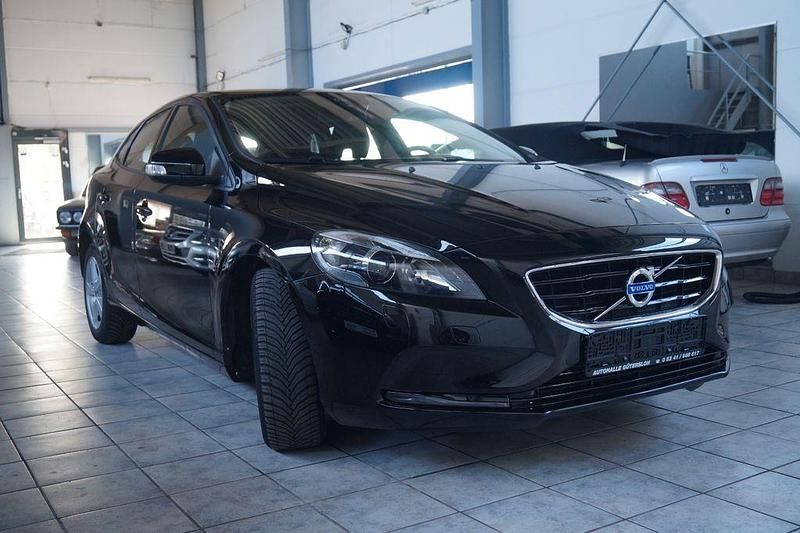 Gebraucht Volvo V40 You! 120 PS (88 kW) 2014 Schwarz Limousine