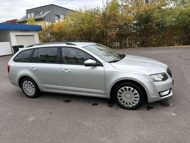 Gebraucht Skoda Octavia Ambition 110 PS (80 kW) 2015 Silber Kombi