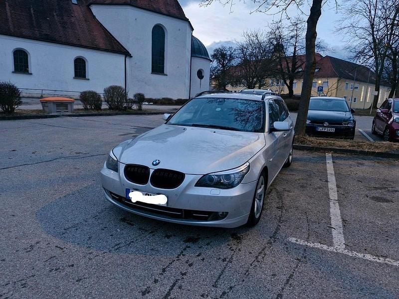 Gebraucht BMW 530 250 PS (183 kW) 2007 Silber Kombi