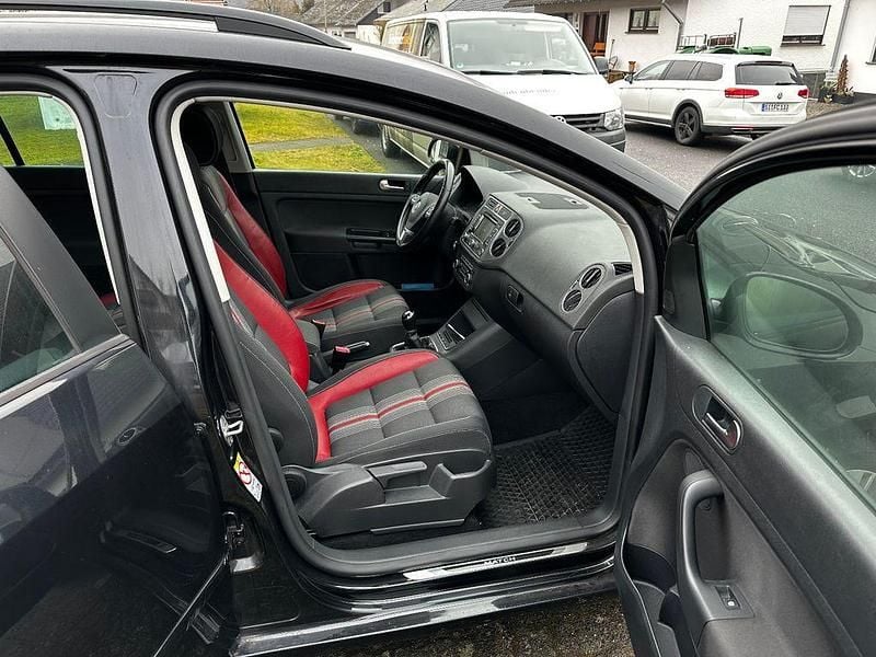 Gebraucht VW Golf Plus Cross Match 122 PS (89 kW) 2012 Rot Van / Kleinbus