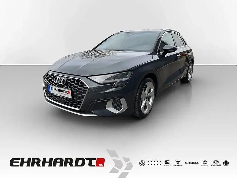 Grau Gebraucht 2023 Audi A3 Sportback Advanced Limousine | 30.949 € - Bild 1/3