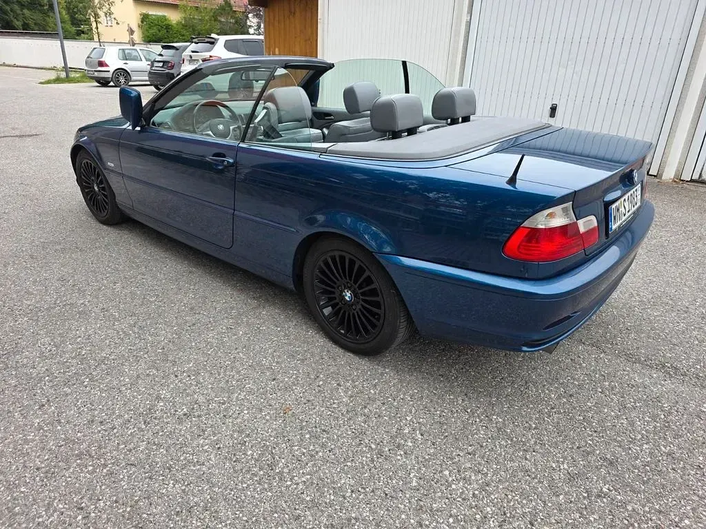 Gebraucht BMW 318 143 PS (105 kW) 2002 Blau Cabrio